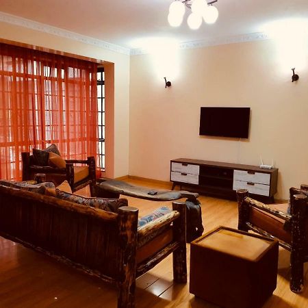 Mani'S Home Away From Home Найроби Екстериор снимка